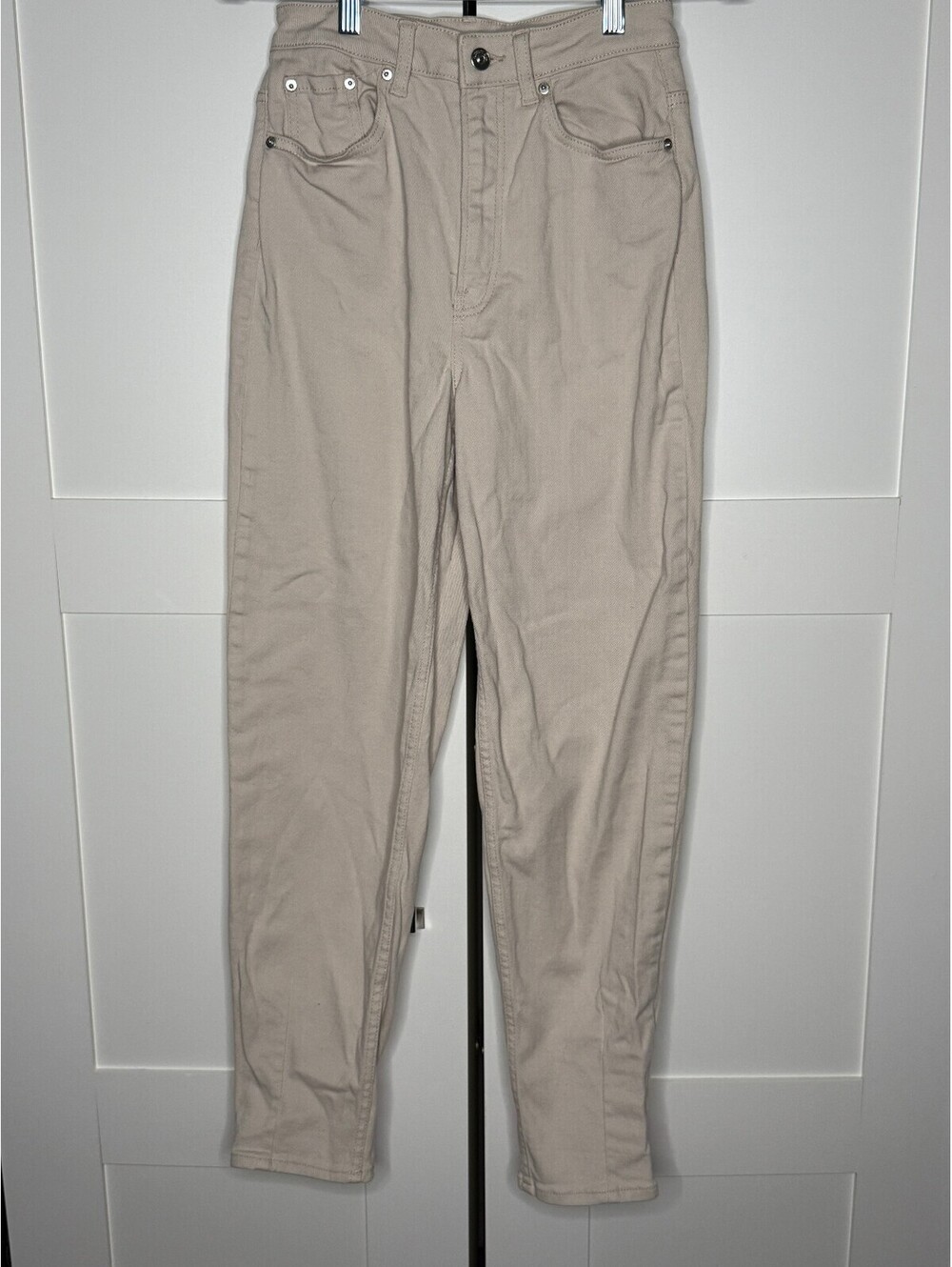 Divided H&M Women's Beige High Rise Mom Jeans Tapered Straight Leg Size 4